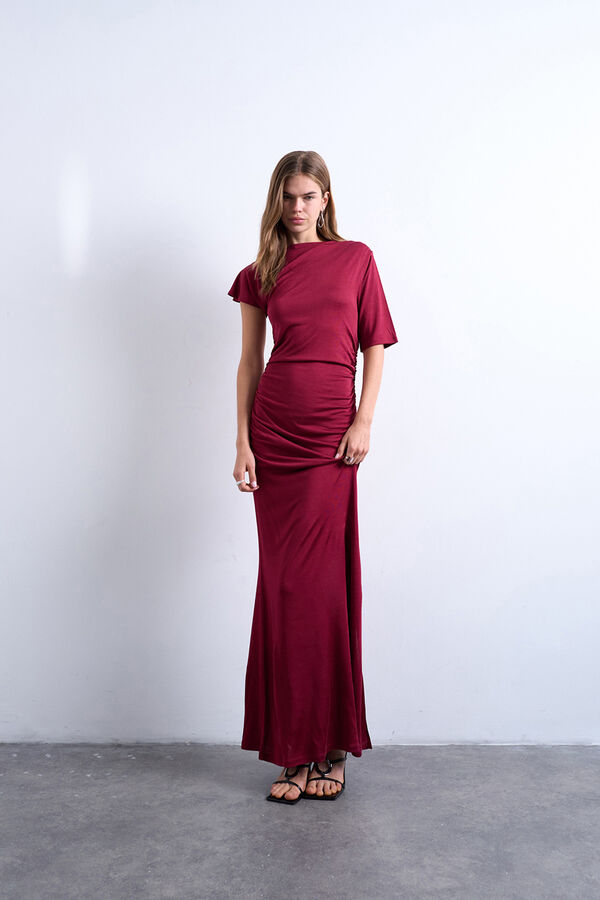 Topshop Vestido longo assim&eacute;trico de viscose vermelho