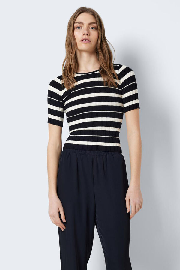 Noisy May Top de punto manga corta negro