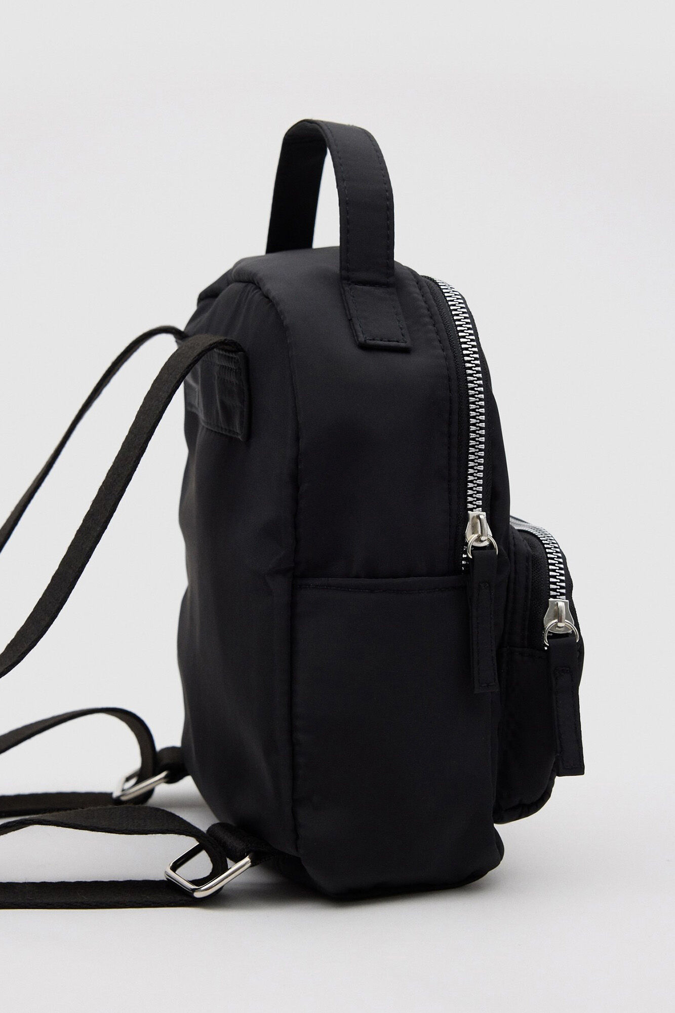 Inside Mochila 21X11X22