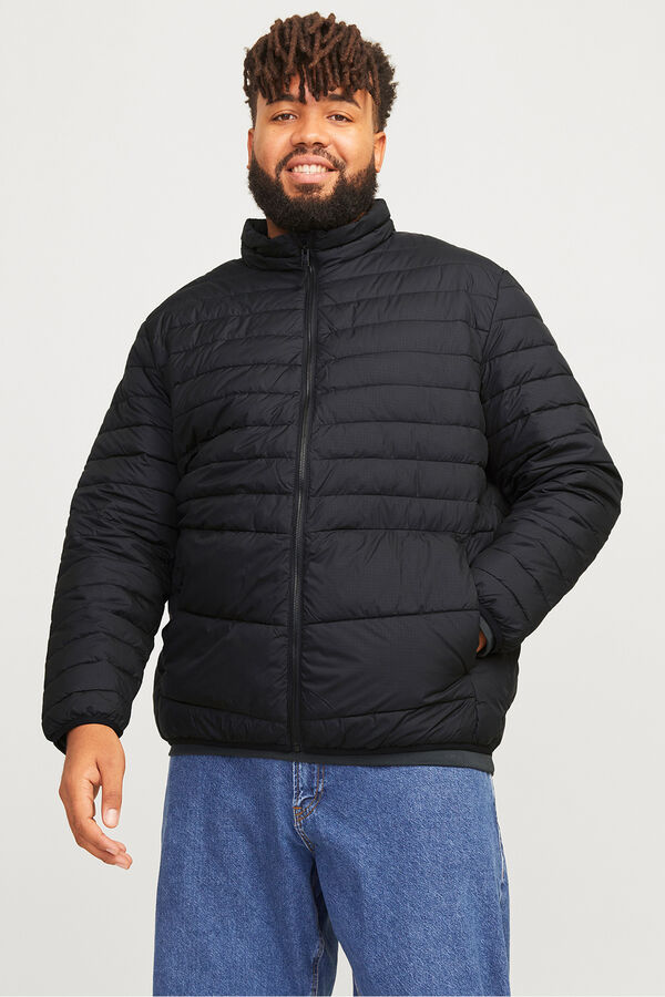 Jack & Jones PLUS Blus&atilde;o acolchoada leve PLUS preto