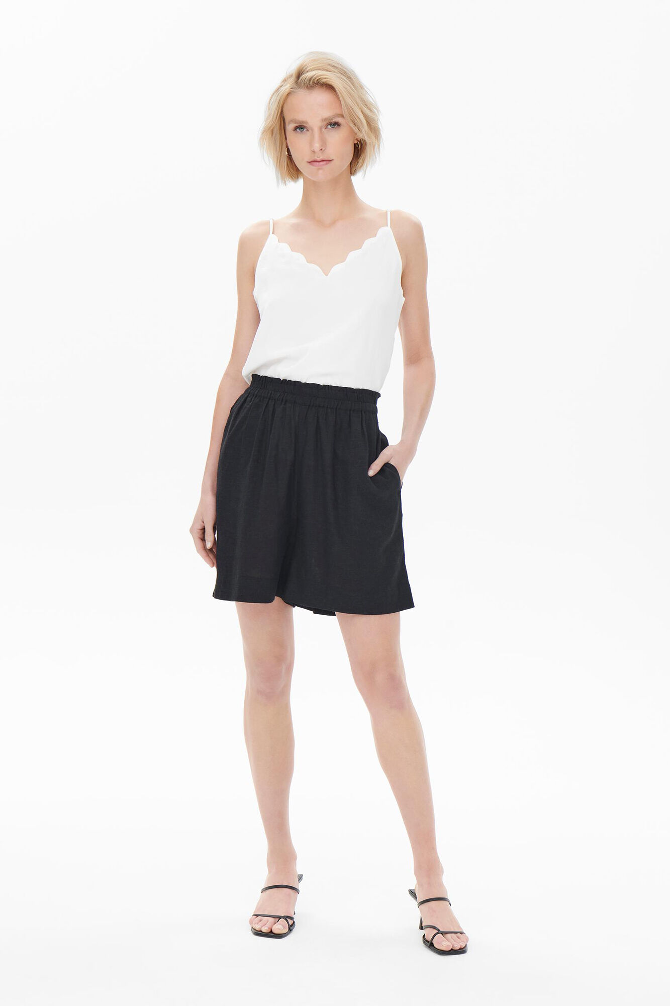 Only Shorts fluidos de lino