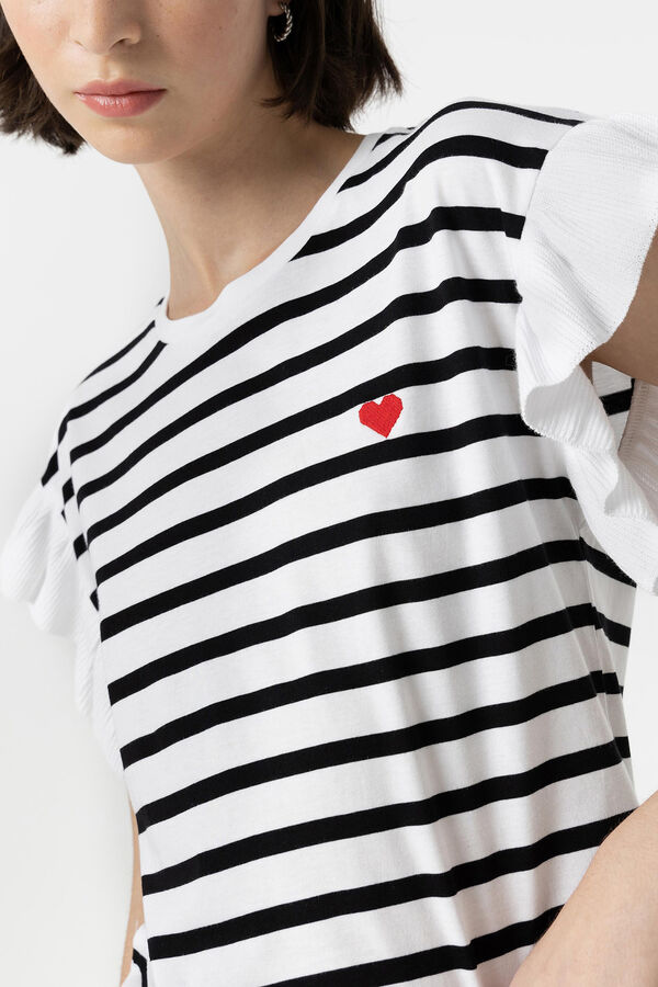 Tiffosi Camiseta Rayas con Coraz&oacute;n Bordado blanco