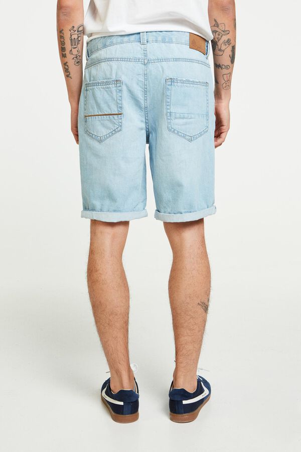 Springfield Bermudas jeans regular leve lavagem clara azul indigo