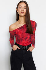 Trendyol Blusa escote asim&eacute;trico entallada rojo