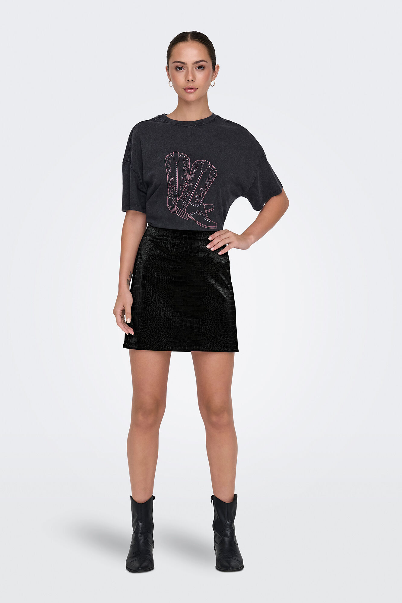 JDY Saia curta de pele sint&eacute;tico