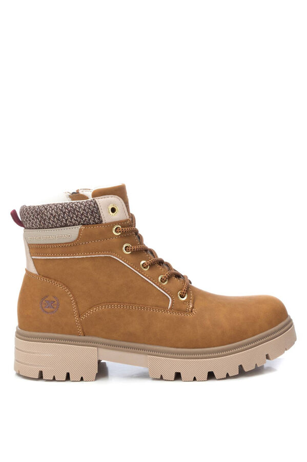 XTI Botin monta&ntilde;a casual con cordones y cremallera tostado