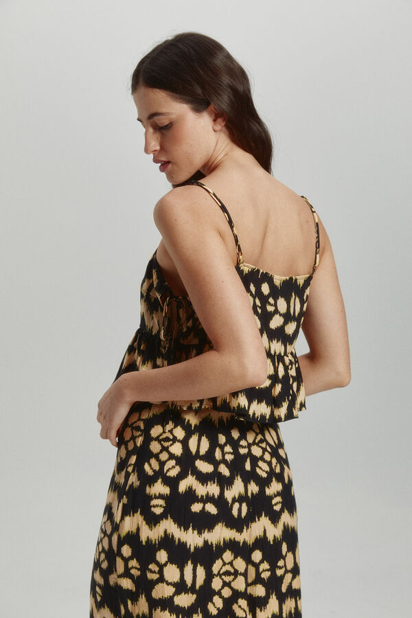 Only Top curto com al&ccedil;as preto