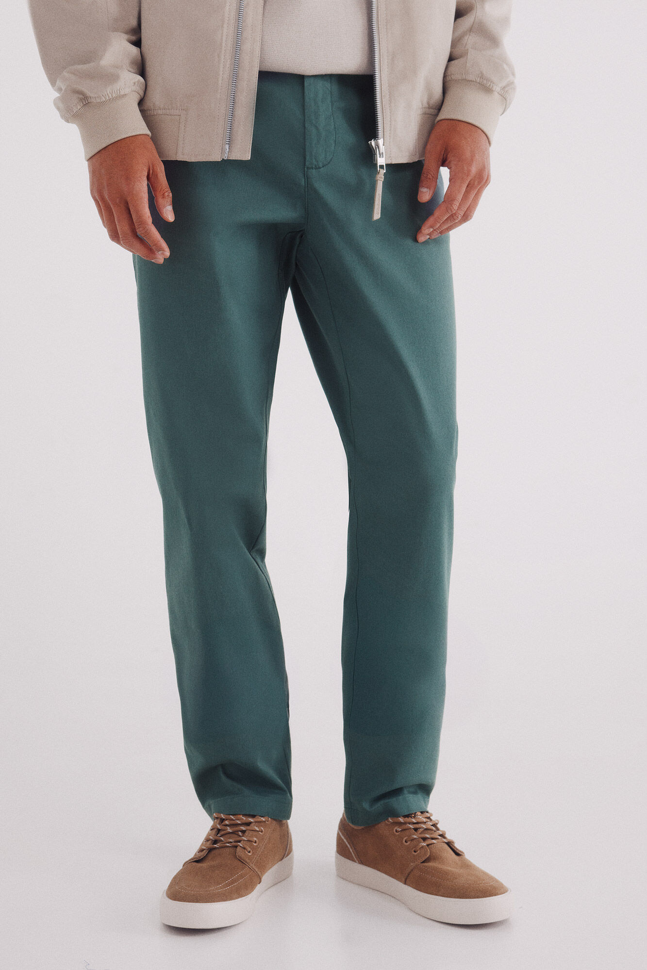 Springfield Pantal&oacute;n chino ligero slim fit