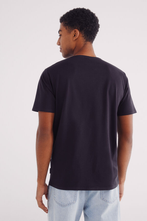 Springfield Camiseta b&aacute;sica slim fit com bico preto