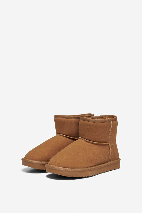 Only Botins de camur&ccedil;a com forro de pele cru