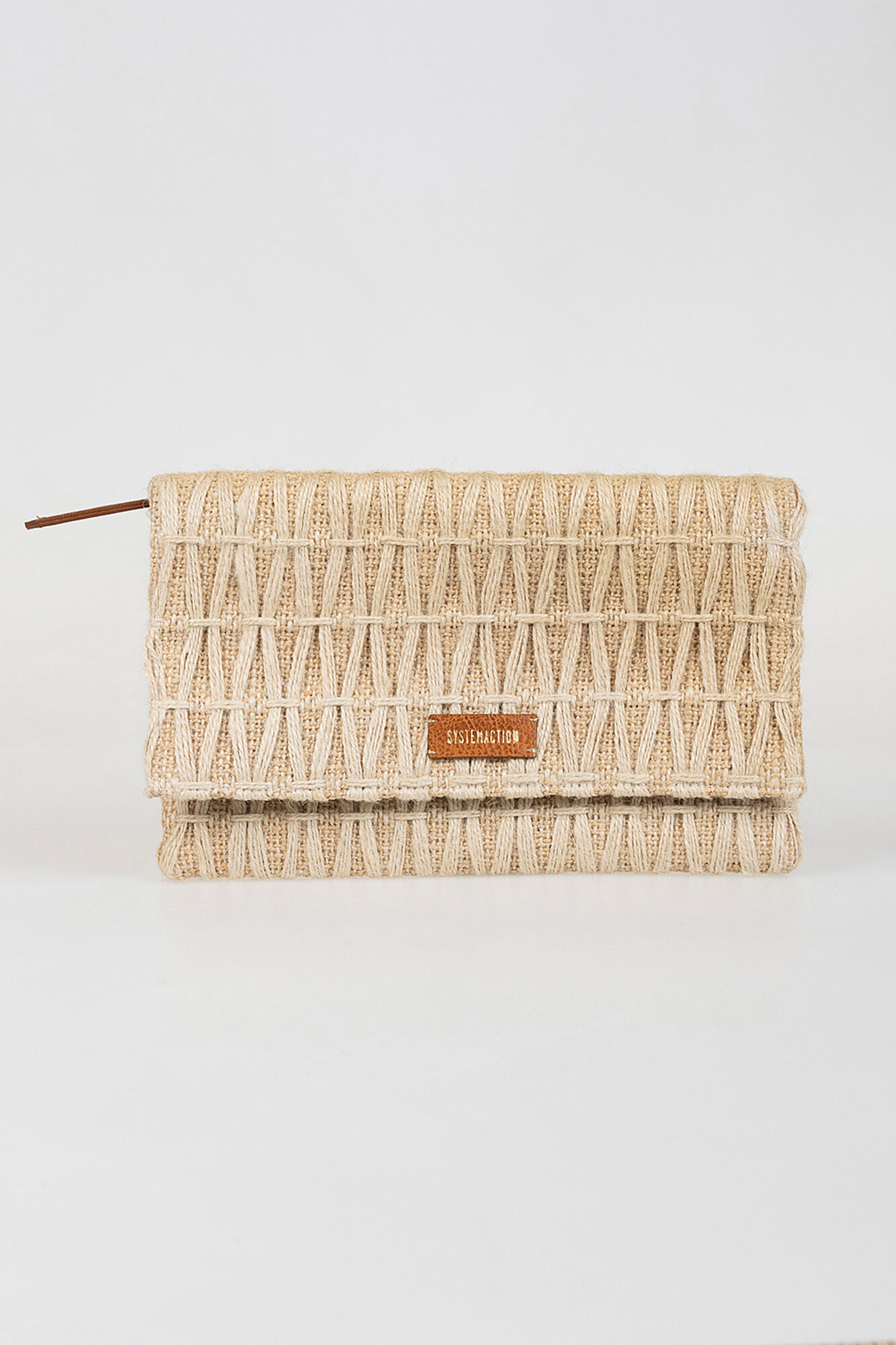 System Action Bolso de mano de rafia trenzado