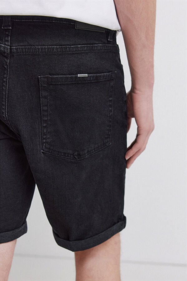 Springfield Bermuda jeans b&aacute;sica slim fit preta preto