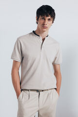 Springfield Polo piqu&eacute; cuello mao slim fit nude