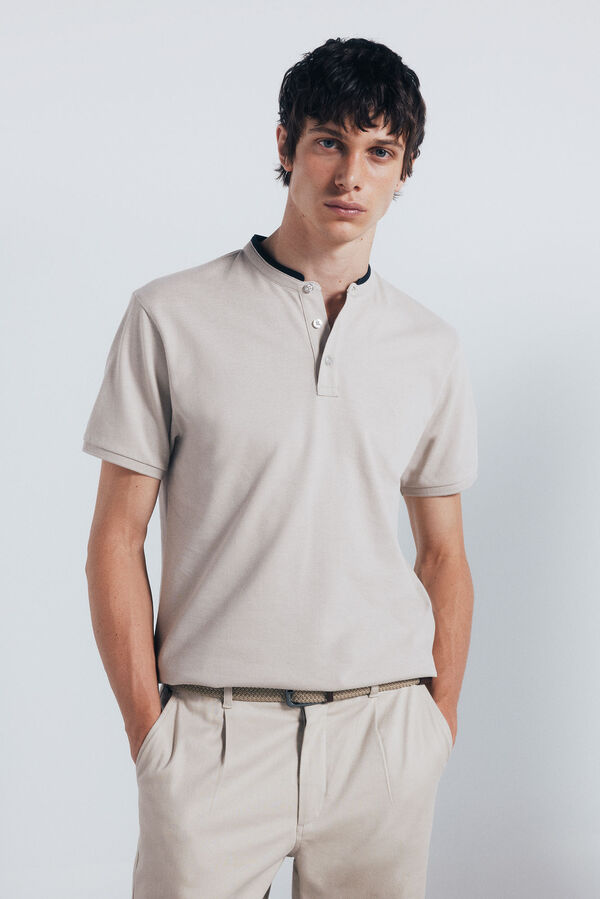 Springfield Polo piqu&eacute; cuello mao slim fit nude