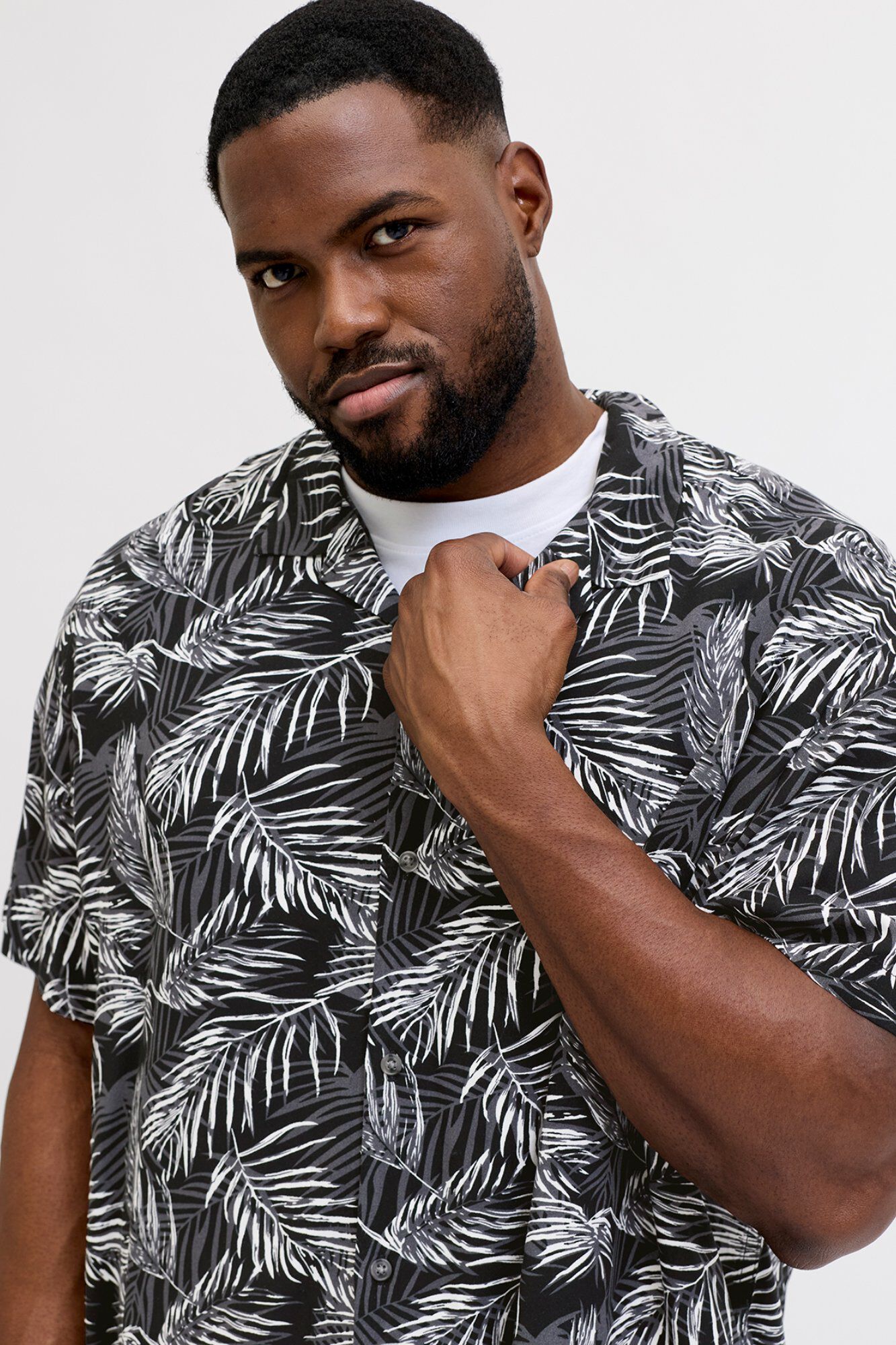 Jack & Jones PLUS Camisa resort estampado tropical