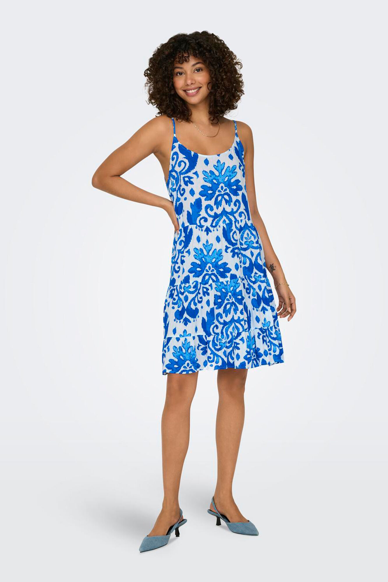Only Vestido curto sem mangas