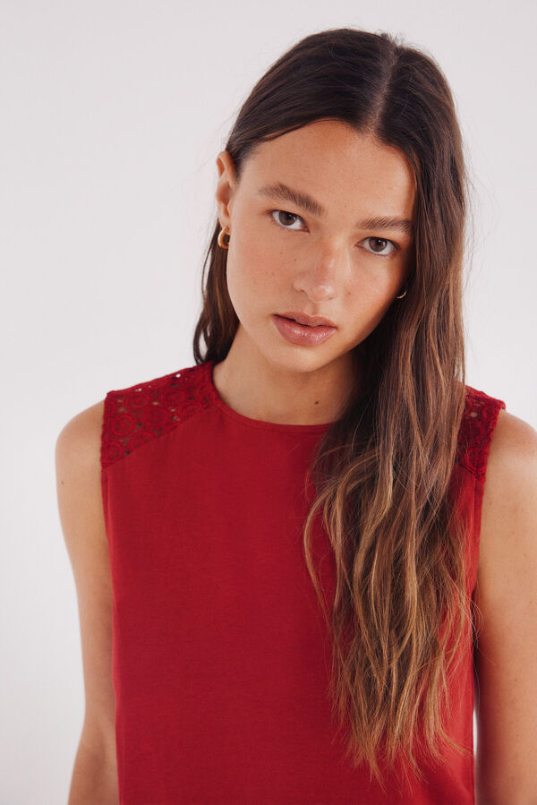 Springfield Camiseta crochet hombros rojo