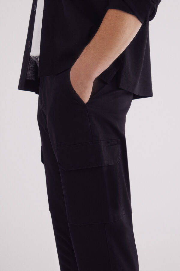 Springfield cal&ccedil;as chino cargo cargo slim fit e confort&aacute;veis preto