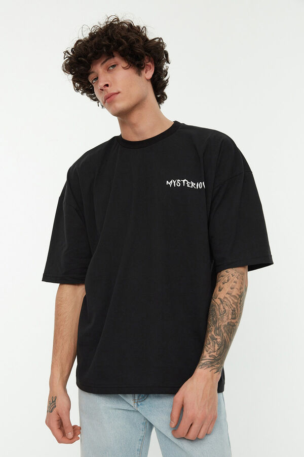 Trendyol Camiseta print trasero negro