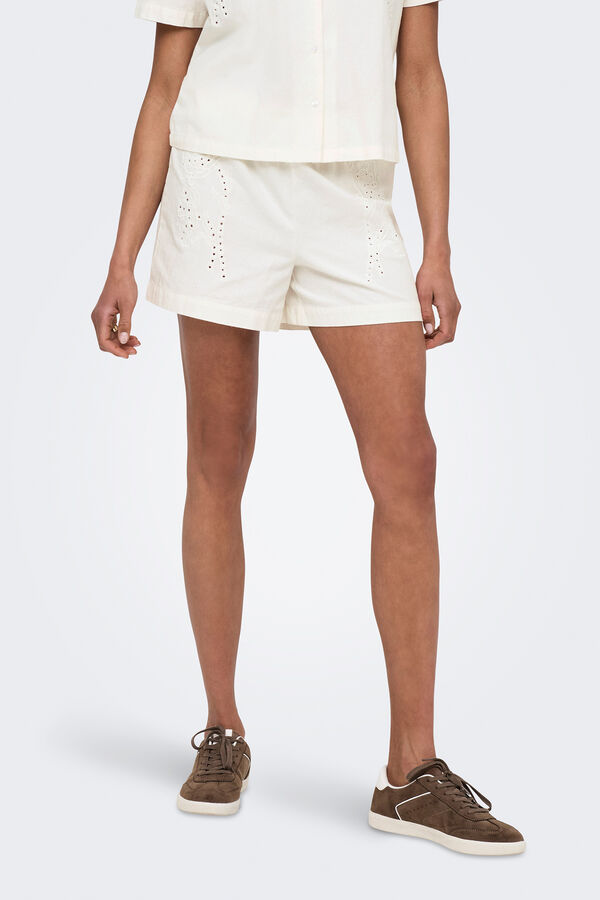 JDY Short bordado blanco