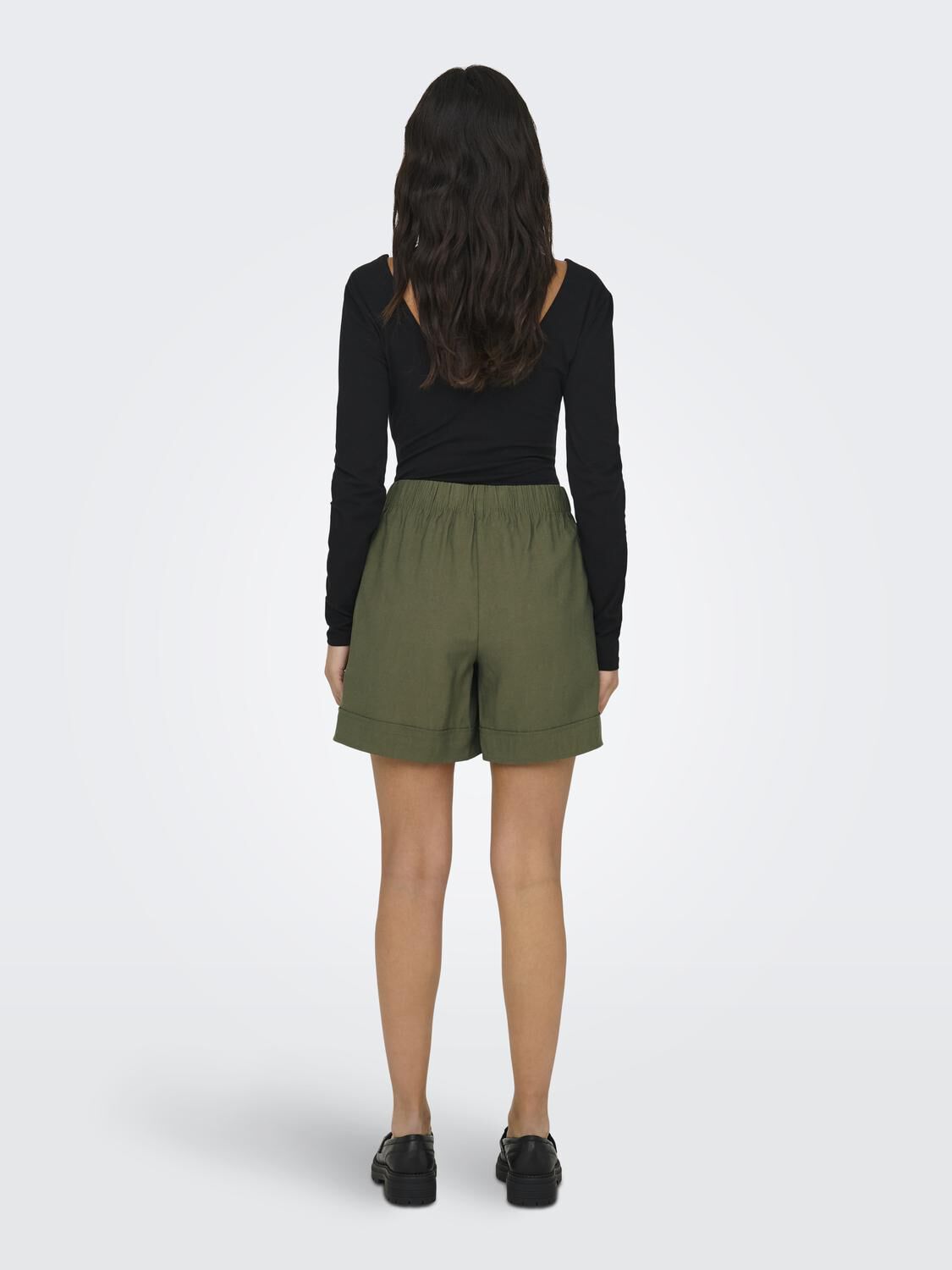 JDY Cal&ccedil;as curtas fluidas