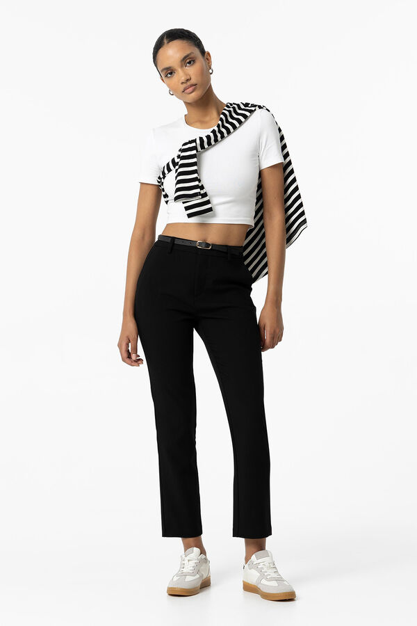 Tiffosi Pantal&oacute;n Chino con Cintur&oacute;n negro