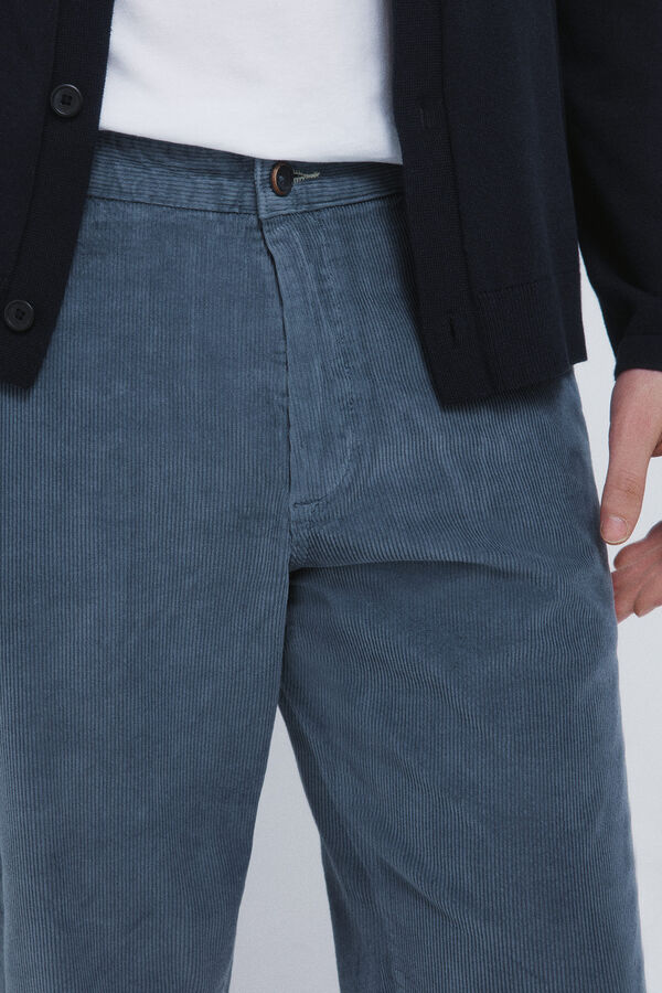 Springfield Cal&ccedil;as chino slim fit confort&aacute;vel de veludo cotel&ecirc; lavado azul