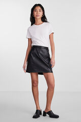 Pieces Falda corta efecto piel negro