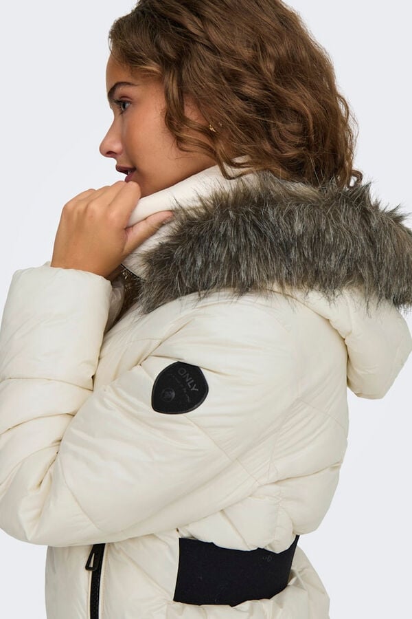 Only Casaco acolchoada com capuz cinzento