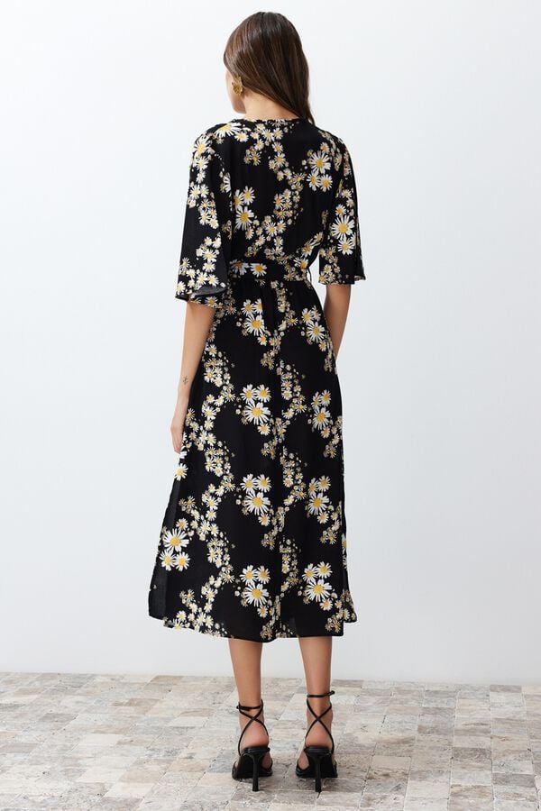 Trendyol Vestido midi estampado preto