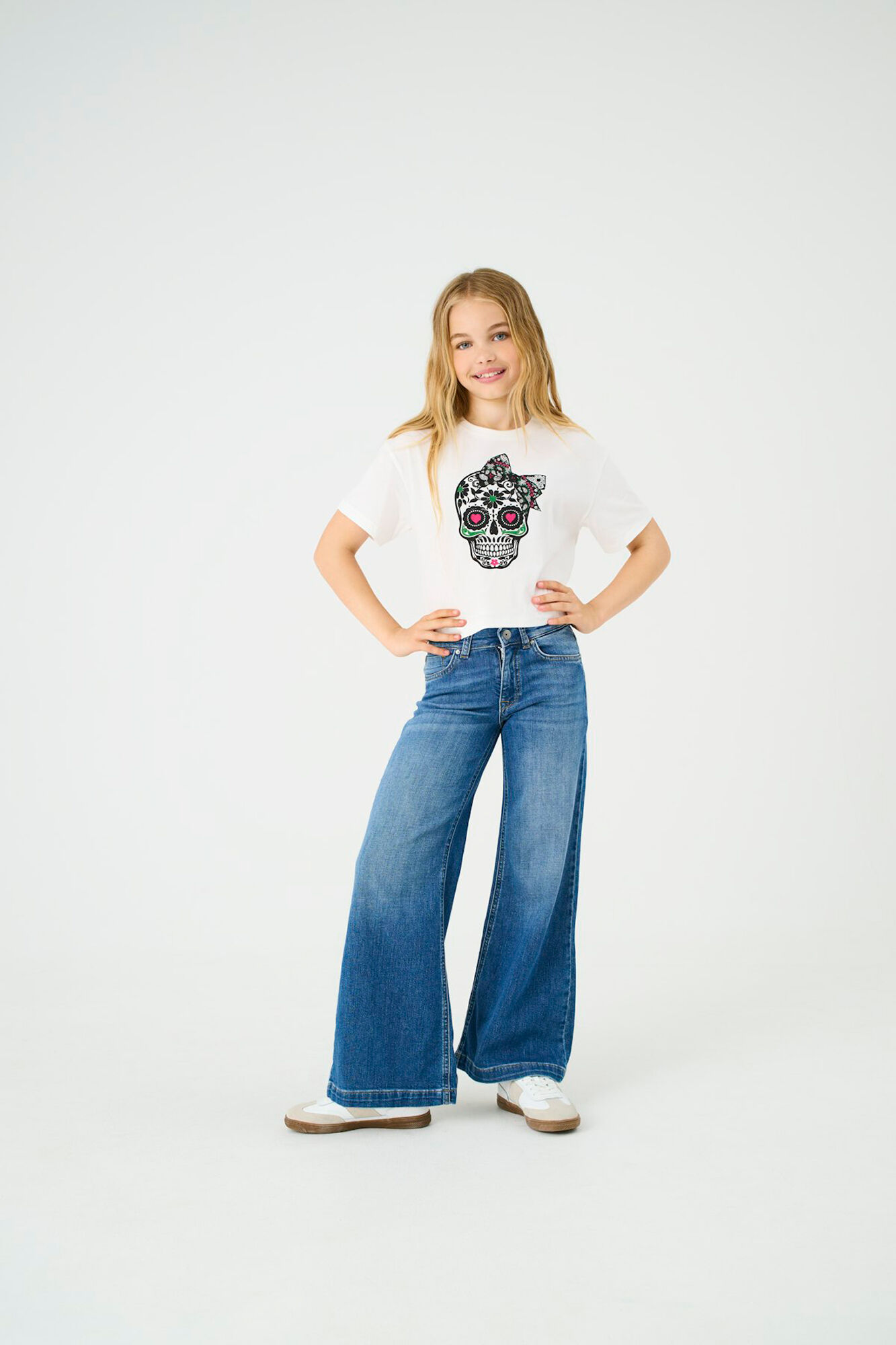 Only Girls Camiseta cropped com estampado frontal