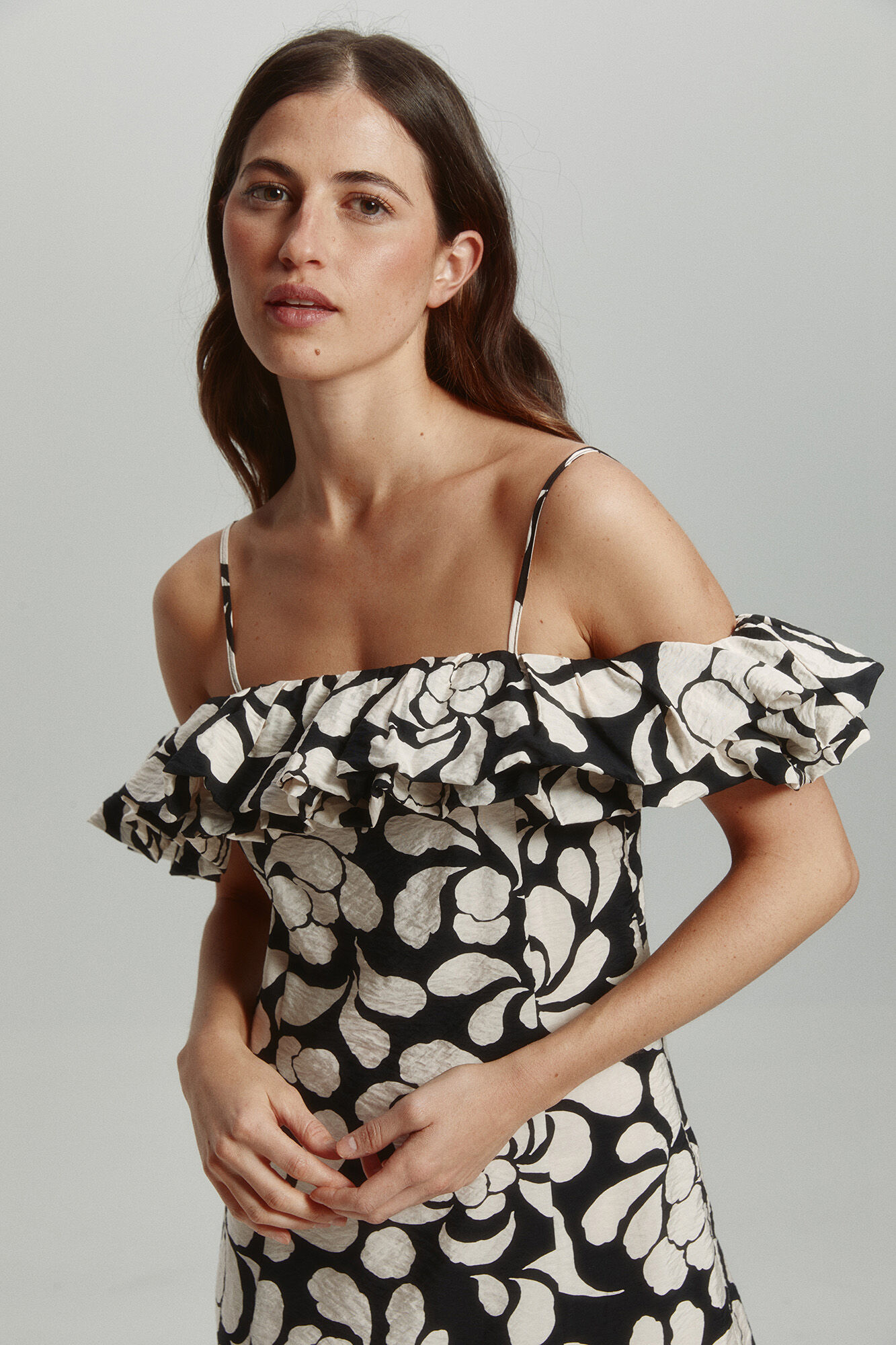 Only Vestido curto ombro a ombro