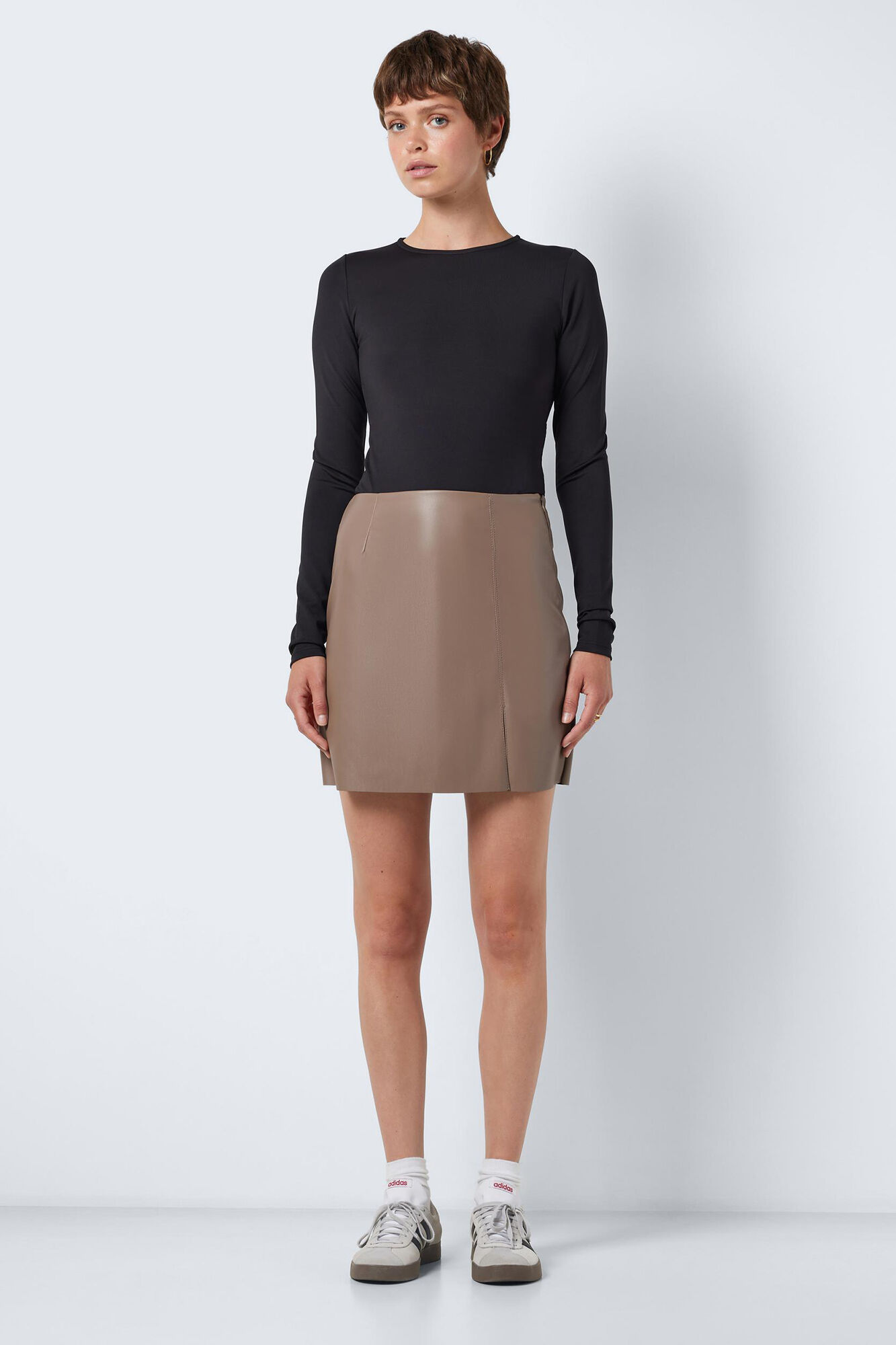 Noisy May Falda corta polipiel