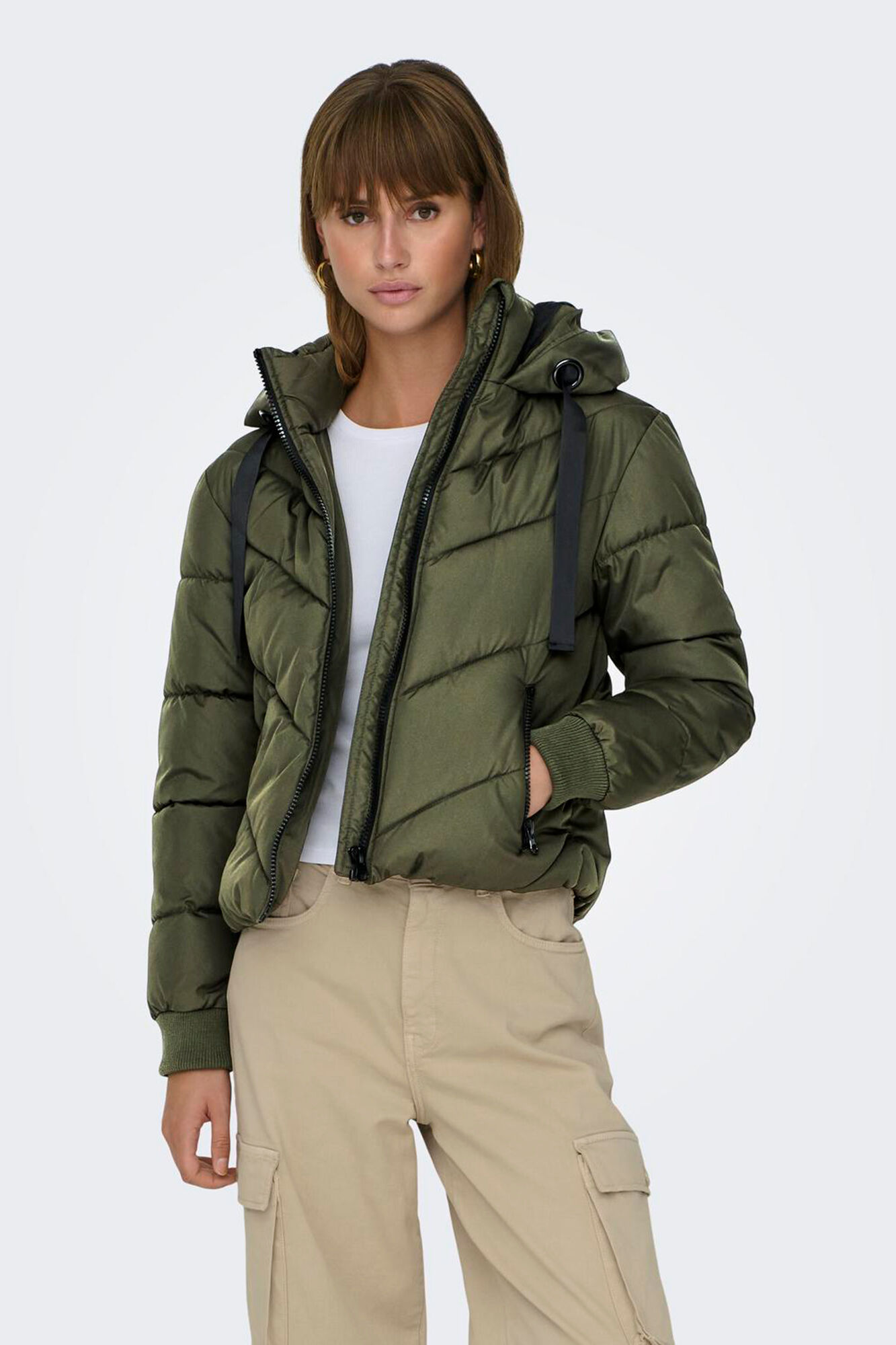 JDY Plum&iacute;fero corto acolchado