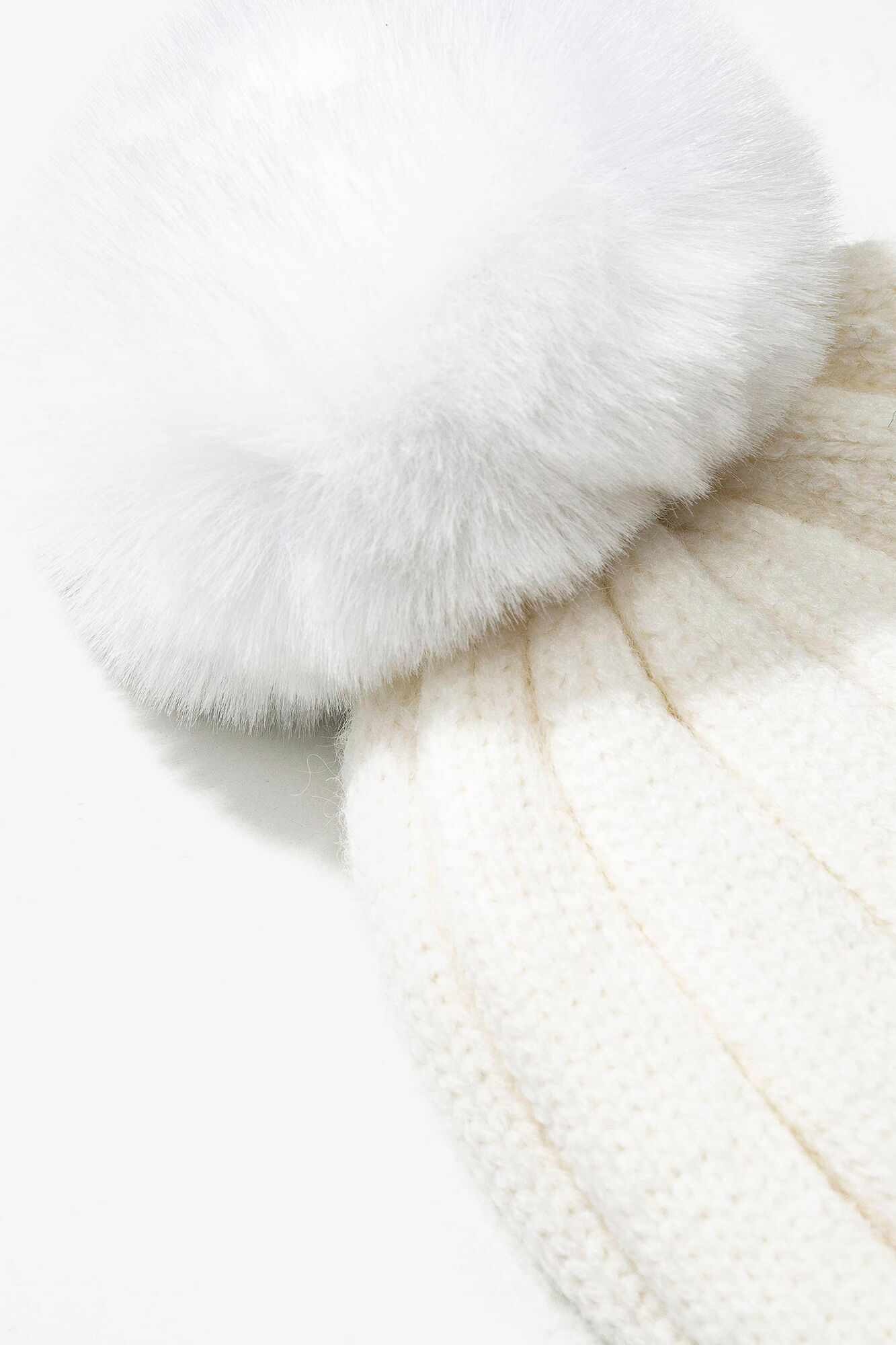 Tiffosi Gorro con Pomp&oacute;n