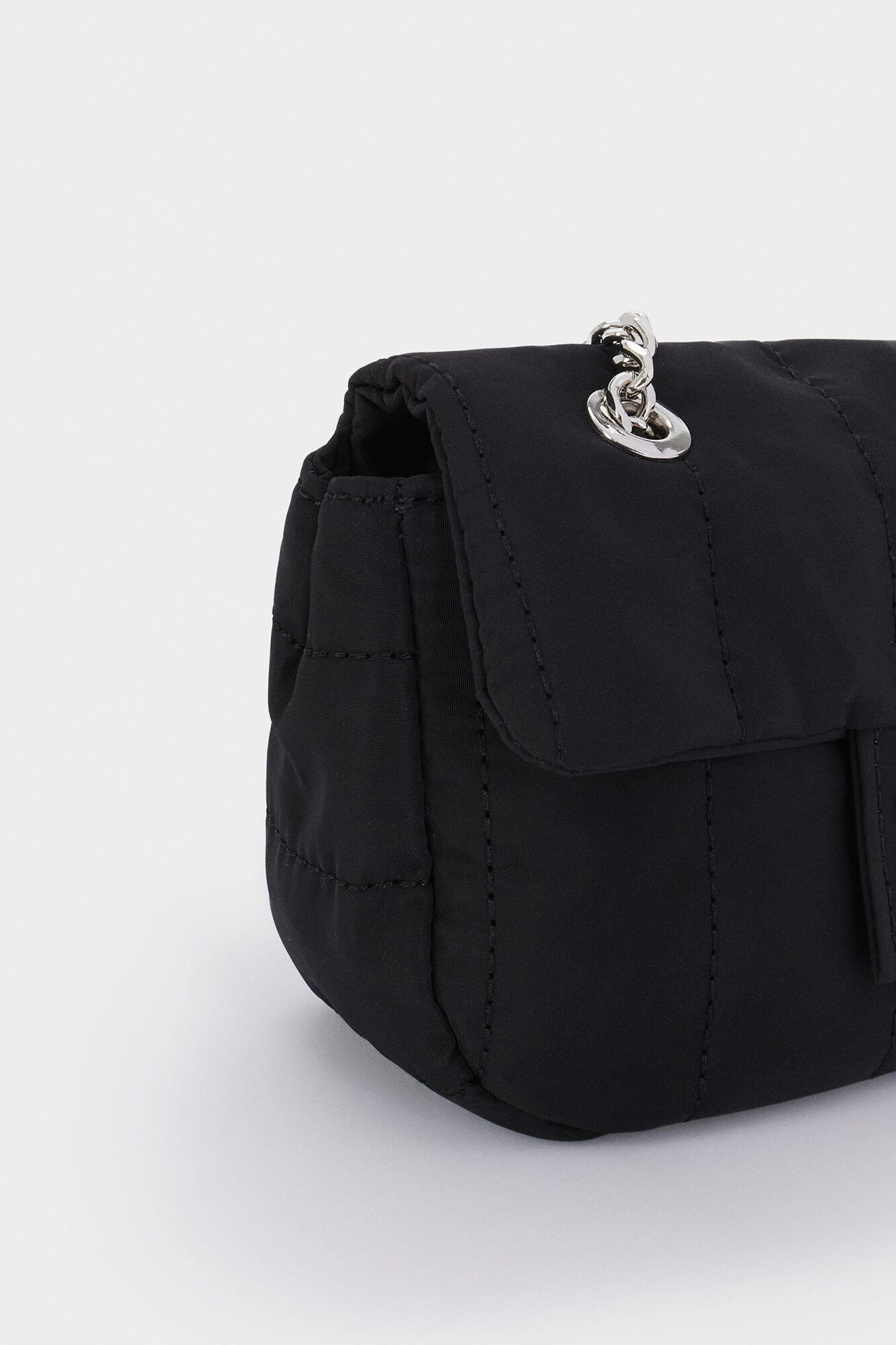 Bolso acolchado nylon cheap negro