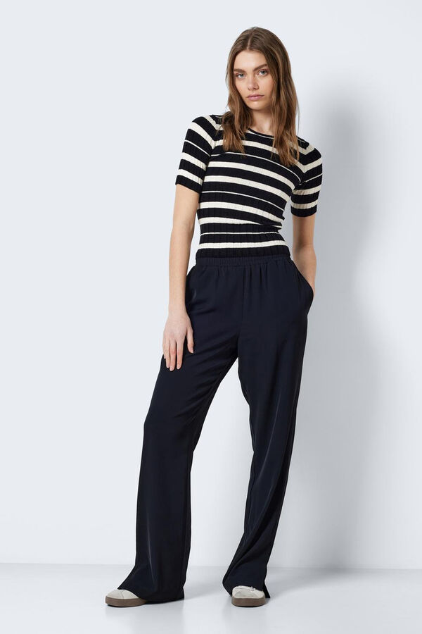 Noisy May Top de punto manga corta negro