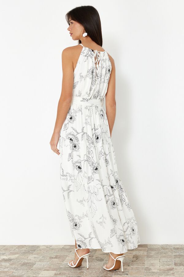 Trendyol Vestido largo con escote halter beige