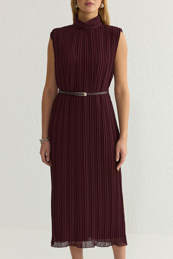 Trendyol Vestido midi plisado burdeos