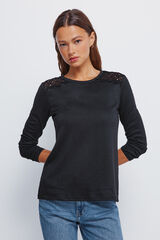 Springfield Camiseta hombros crochet negro