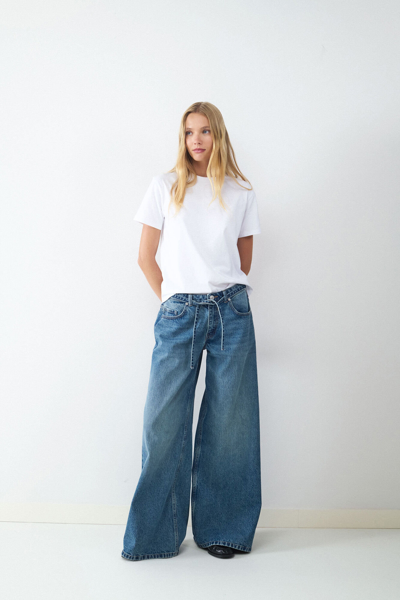 Balmohk Jeans de perna larga com detalhe de cord&atilde;o