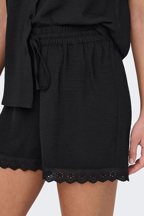 JDY Pantal&oacute;n corto encaje negro