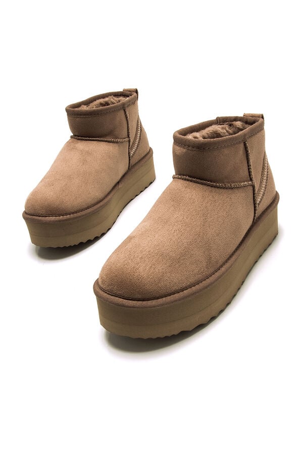 MTNG Bot&iacute;n apreski Nivia kaki