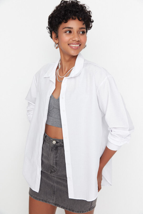 Trendyol Blusa fluida blanco