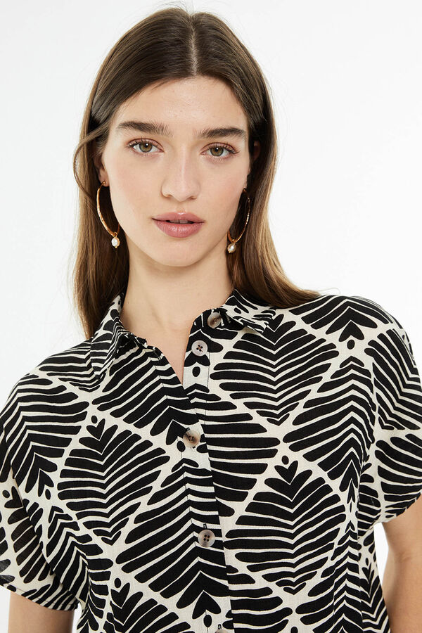 System Action Camisa oversize estampado geom&eacute;trico negro