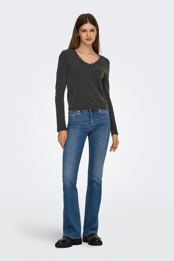 Only Top acanalado detalle tachas negro