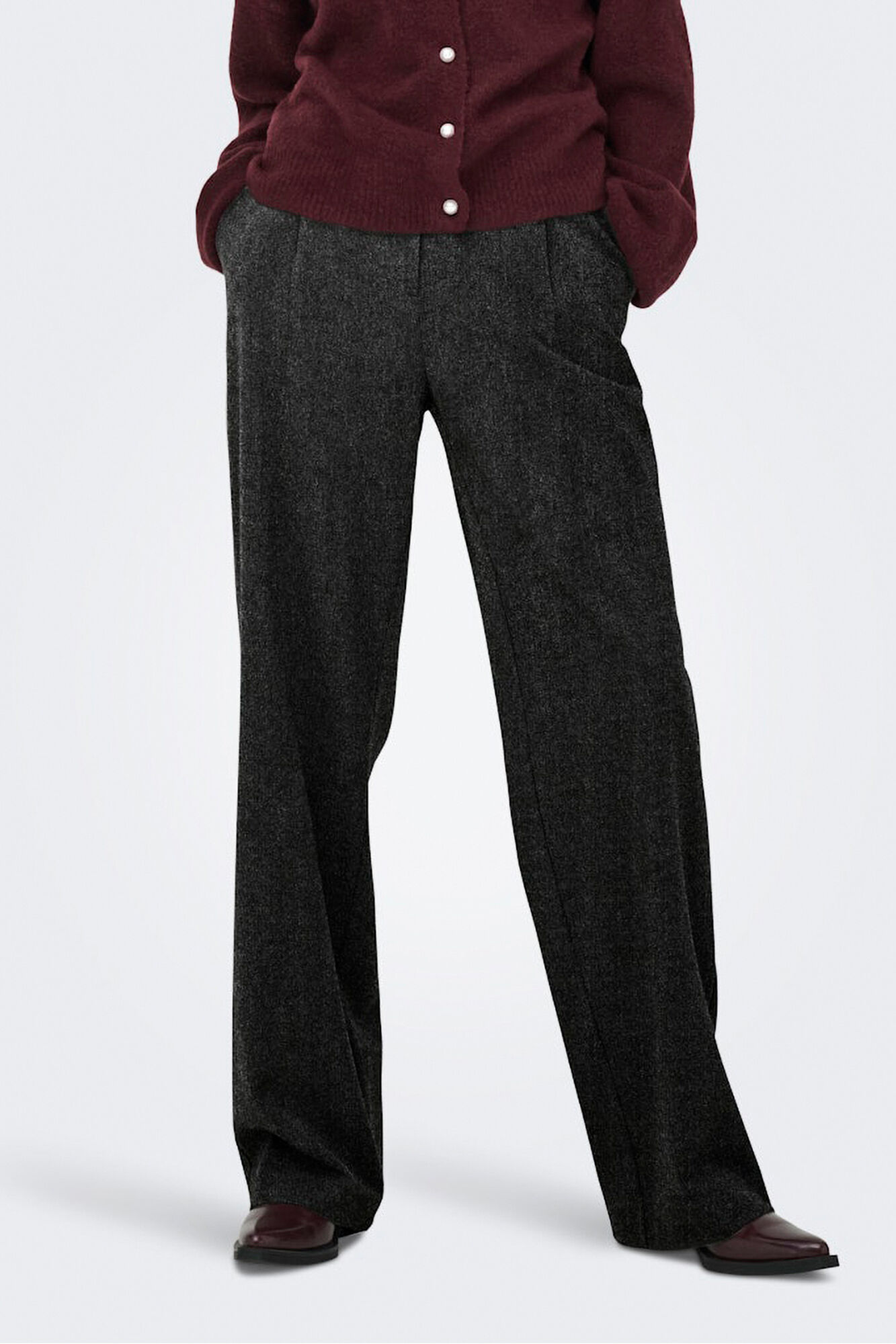 Only Pantal&oacute;n recto de pinzas