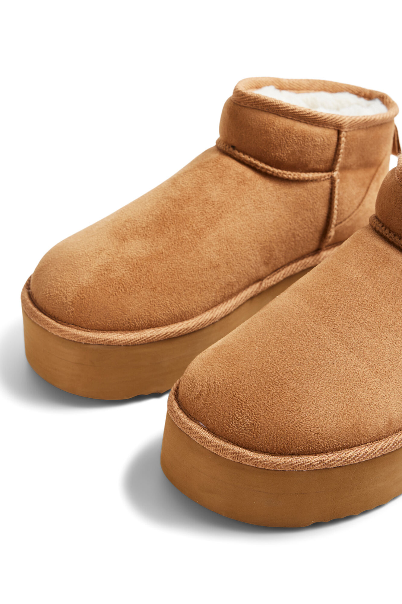 Pieces Bot&iacute;n suela ancha teddy