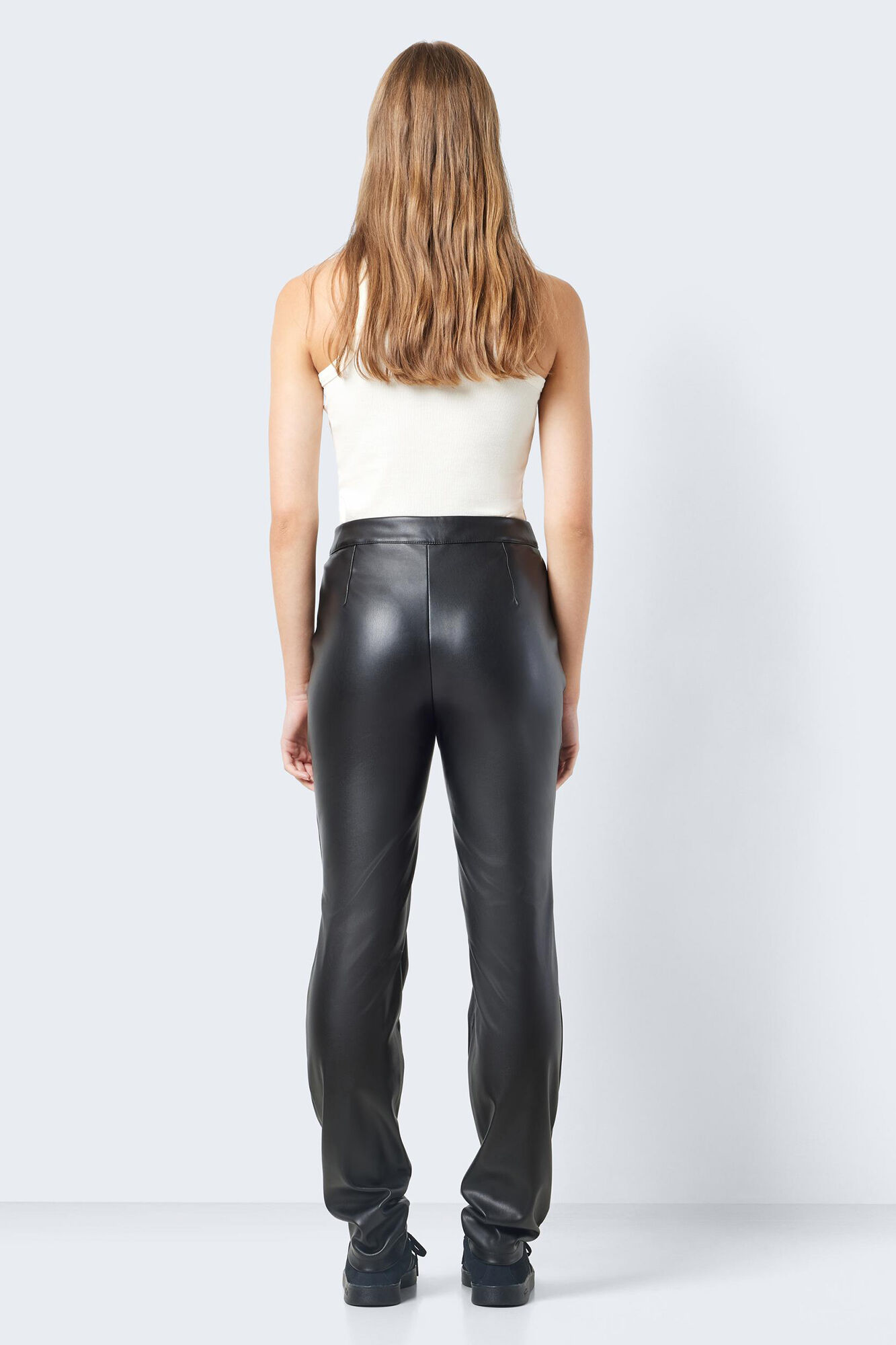 Noisy May Pantal&oacute;n recto polipiel