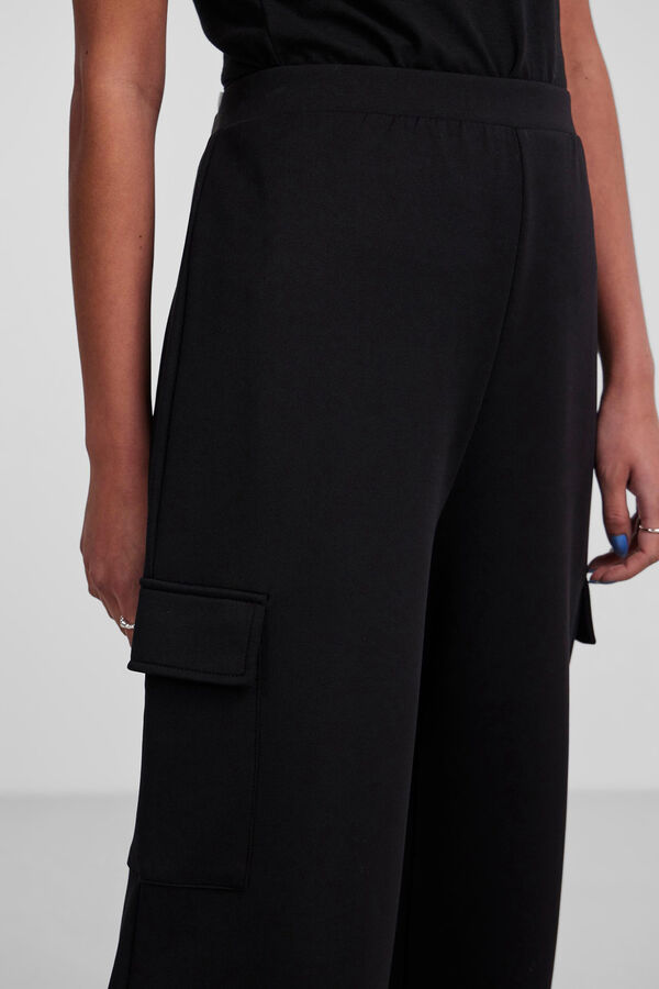 Pieces Pantalón cargo bolsillos laterales negro